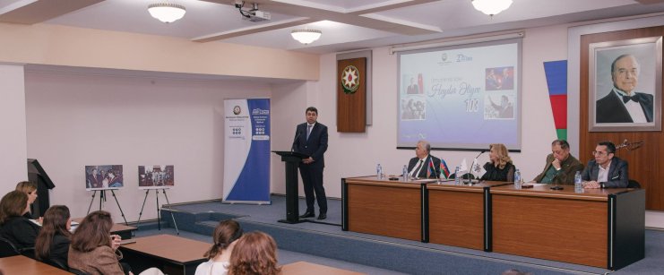 Ümummilli Lider Heydər Əliyevin anadan olmasının 103-cü ildönümünə həsr edilmiş sərgi və tədbir keçirilib